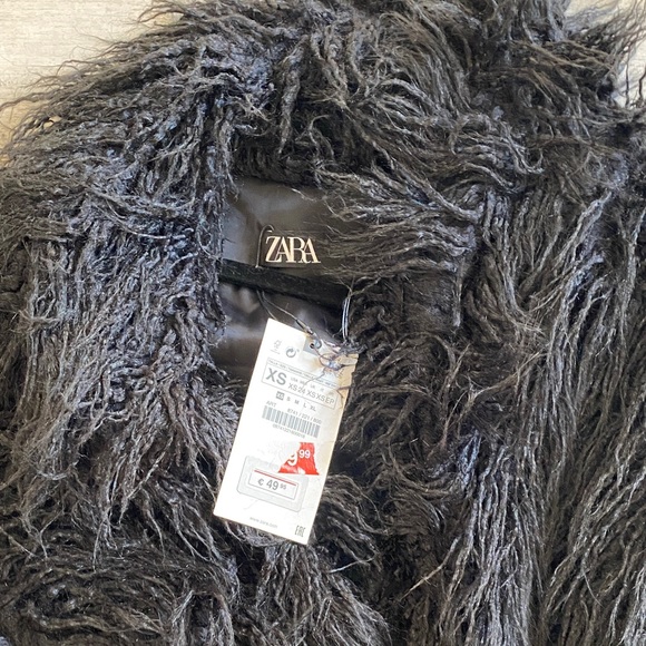 Zara Shaggy Black Faux Fur Vest - Picture 2 of 6